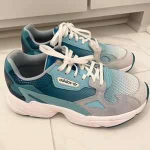 Chunky Adidas Tennis Shoes